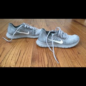 Nike 2017 RN Flyknit size 7